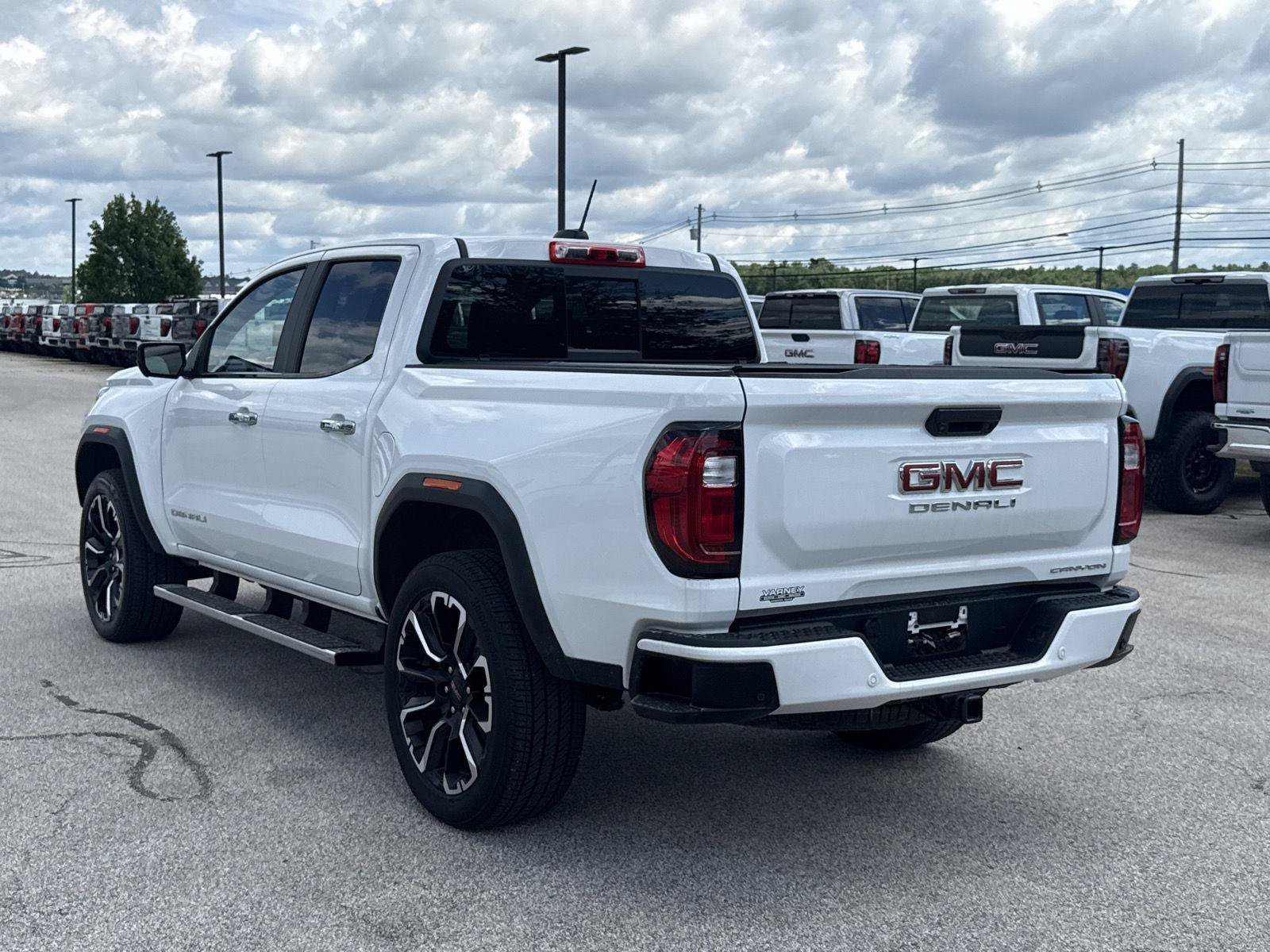 Used 2024 GMC Canyon Denali AWD/4WD image 5
