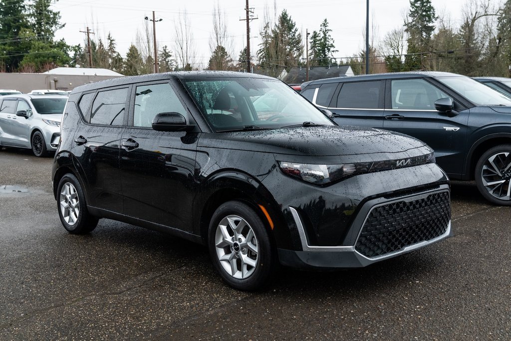 Used 2024 Kia Soul LX w/ Option Group 015 video 1