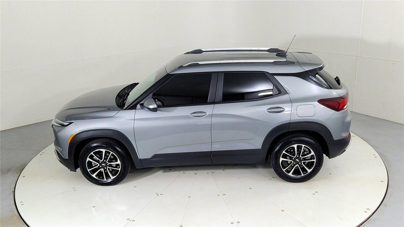 Used 2024 Chevrolet TrailBlazer LT w/ Driver Confidence Package image 37