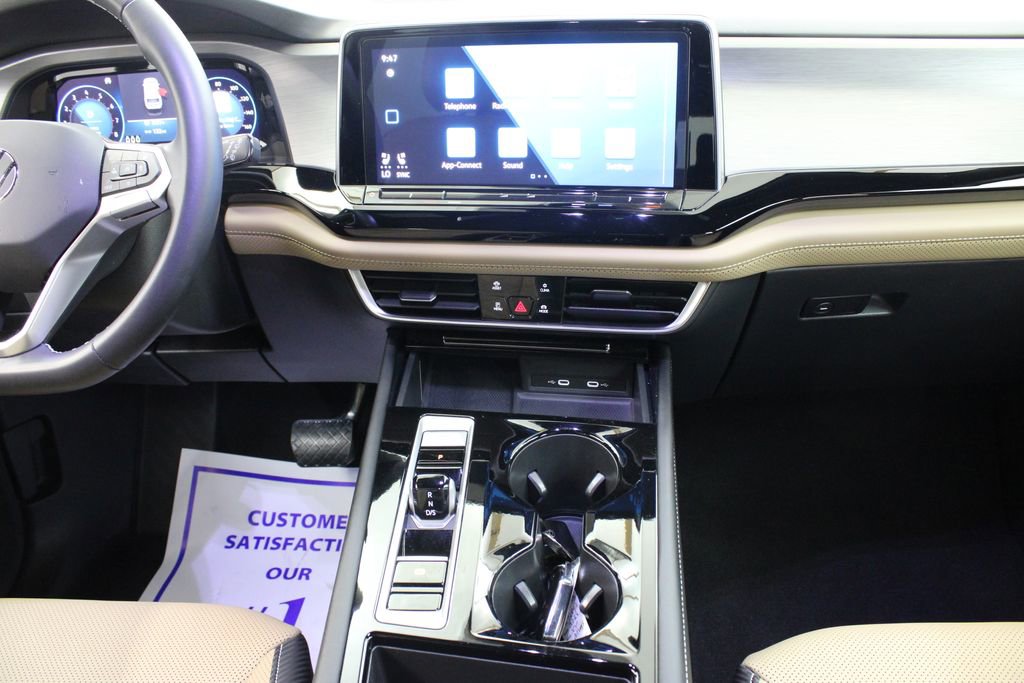 Certified 2024 Volkswagen Atlas Cross Sport SE FWD image 21