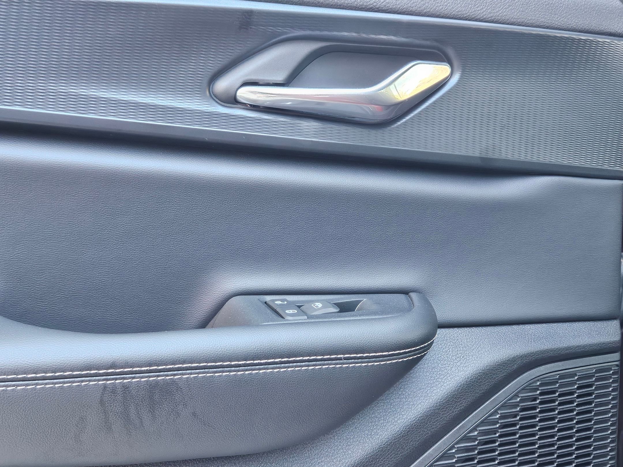 Used 2025 Jeep Grand Cherokee Laredo X w/ Luxury Tech Group I image 24