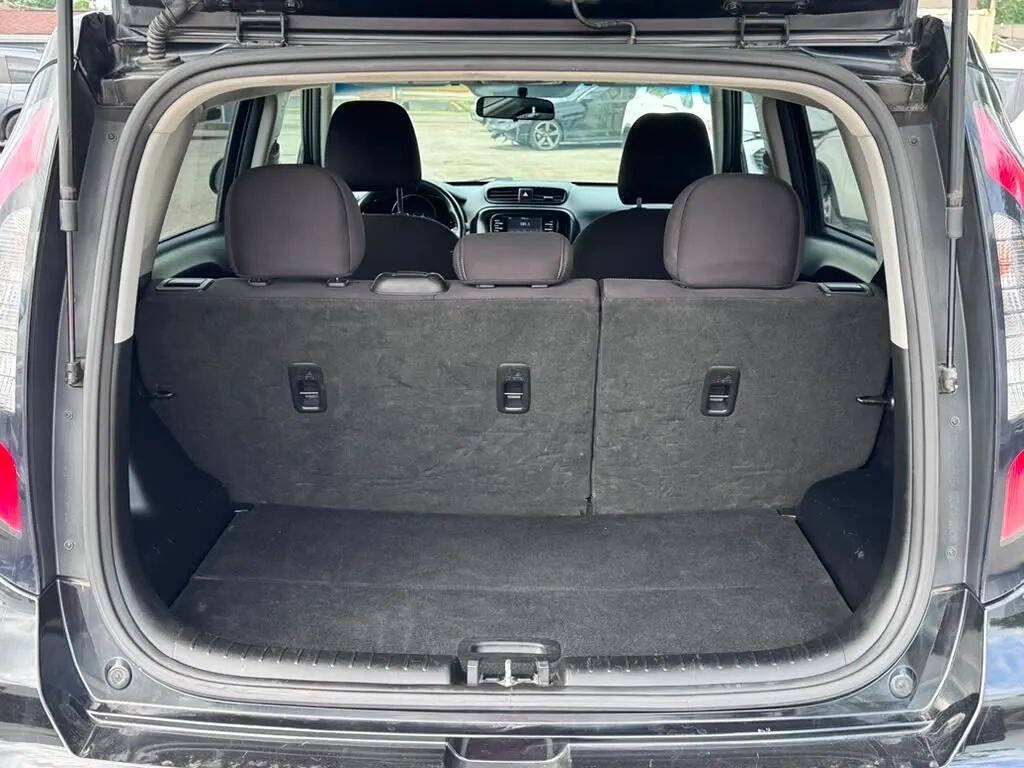 Used 2017 Kia Soul w/ Convenience Package FWD image 10