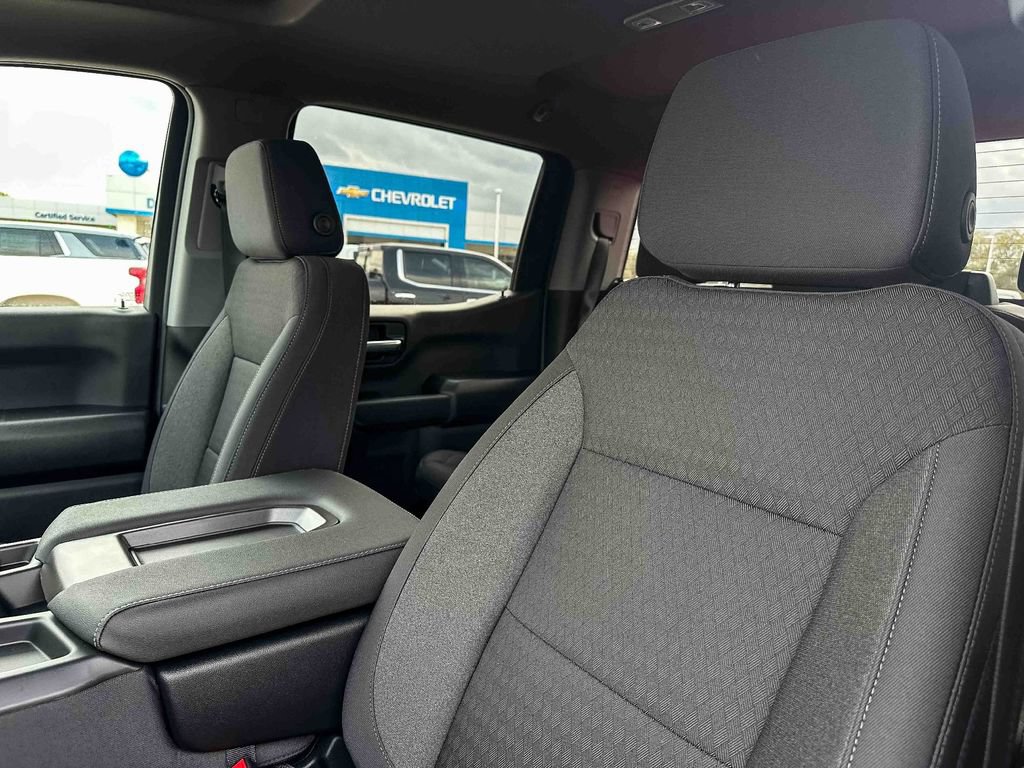 Used 2026 Chevrolet Silverado 1500 Custom RWD image 11