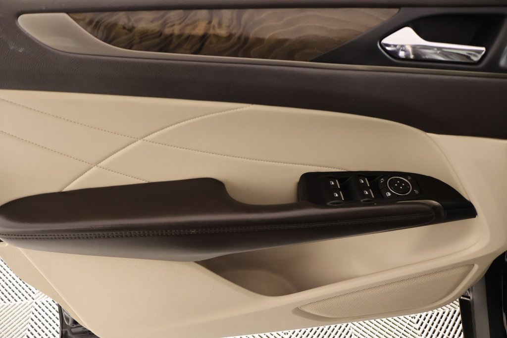 Used 2019 Lincoln MKC Reserve w/ MKC Climate Package image 16