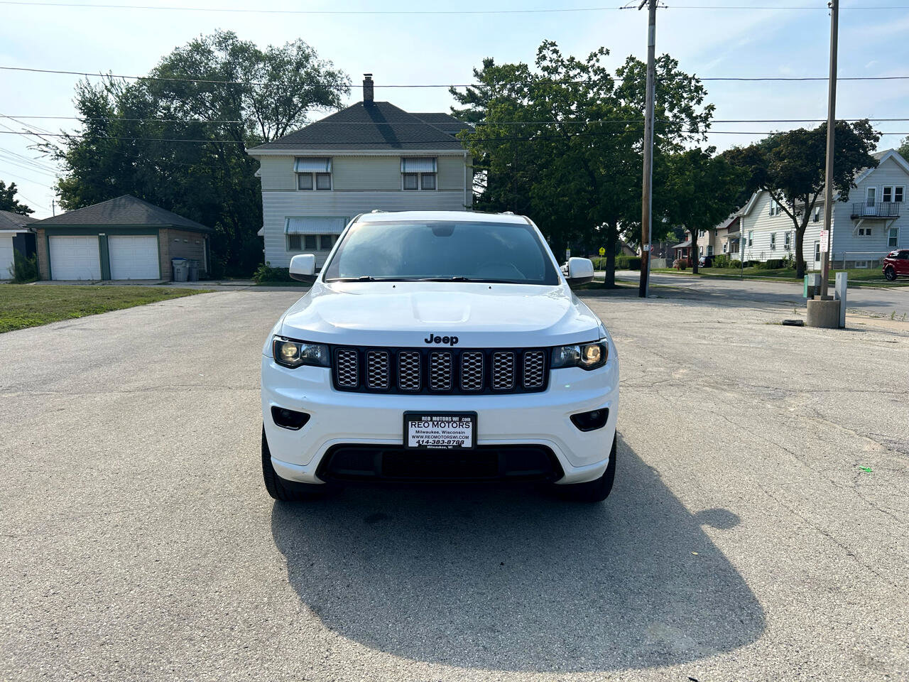 Used 2020 Jeep Grand Cherokee Altitude image 2