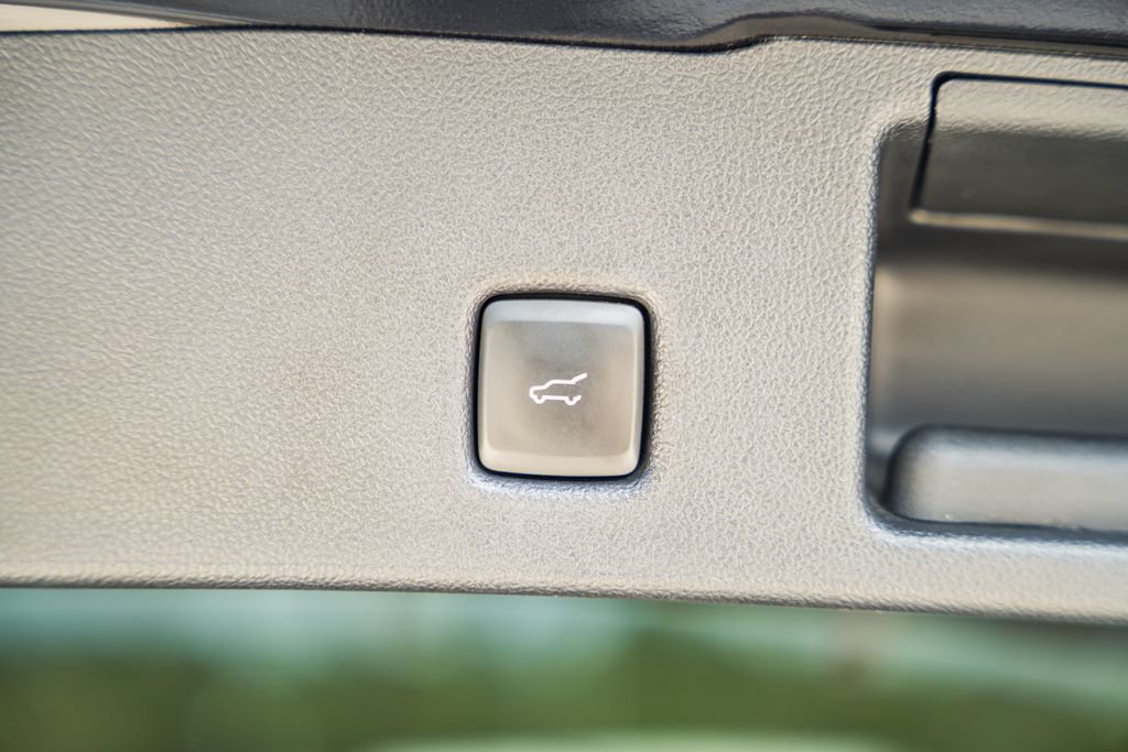 Used 2022 Ford Escape SEL w/ SEL Stealth AWD Package image 11