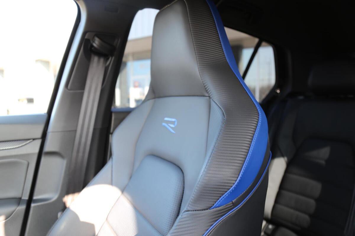 Used 2024 Volkswagen Golf R image 19