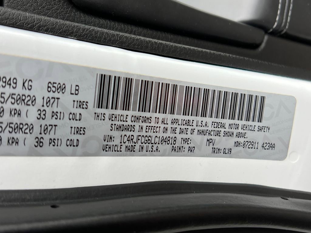 Used 2020 Jeep Grand Cherokee Overland image 28