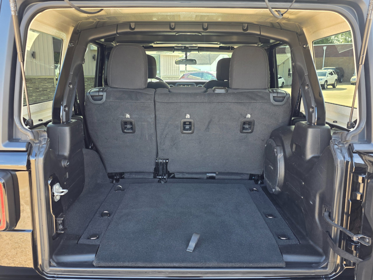 Used 2022 Jeep Wrangler Unlimited Sport image 17