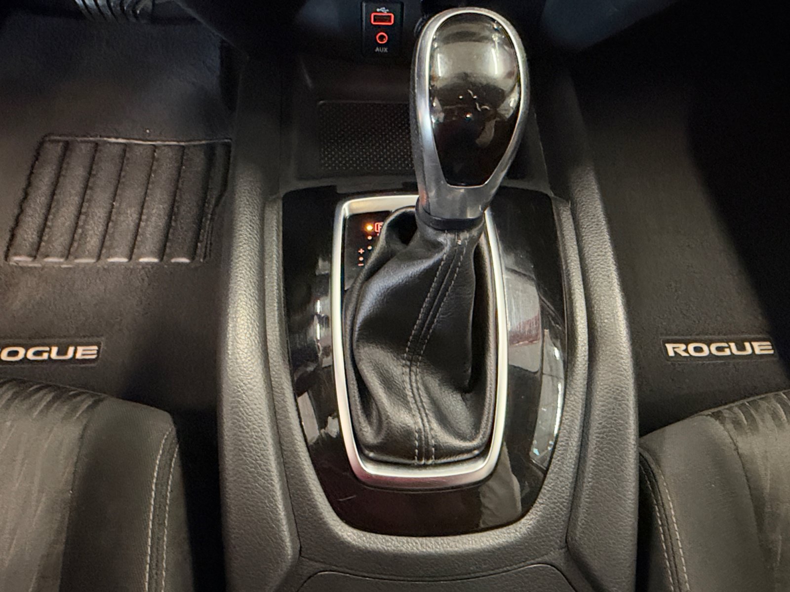 Used 2017 Nissan Rogue SV FWD image 22