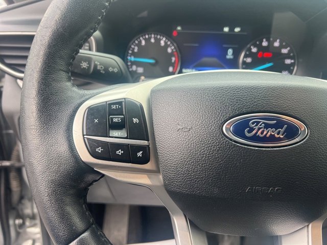 Used 2022 Ford Explorer XLT w/ Equipment Group 202A image 28