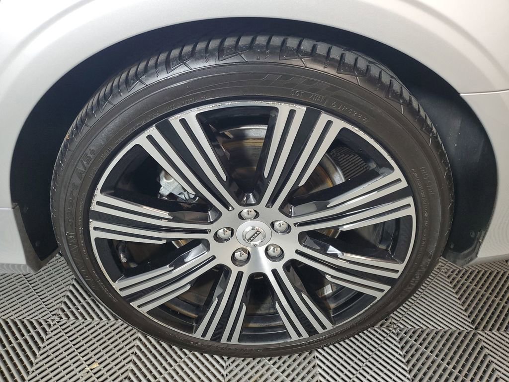 Used 2022 Volvo S90 B6 Inscription w/ Advanced Package image 13