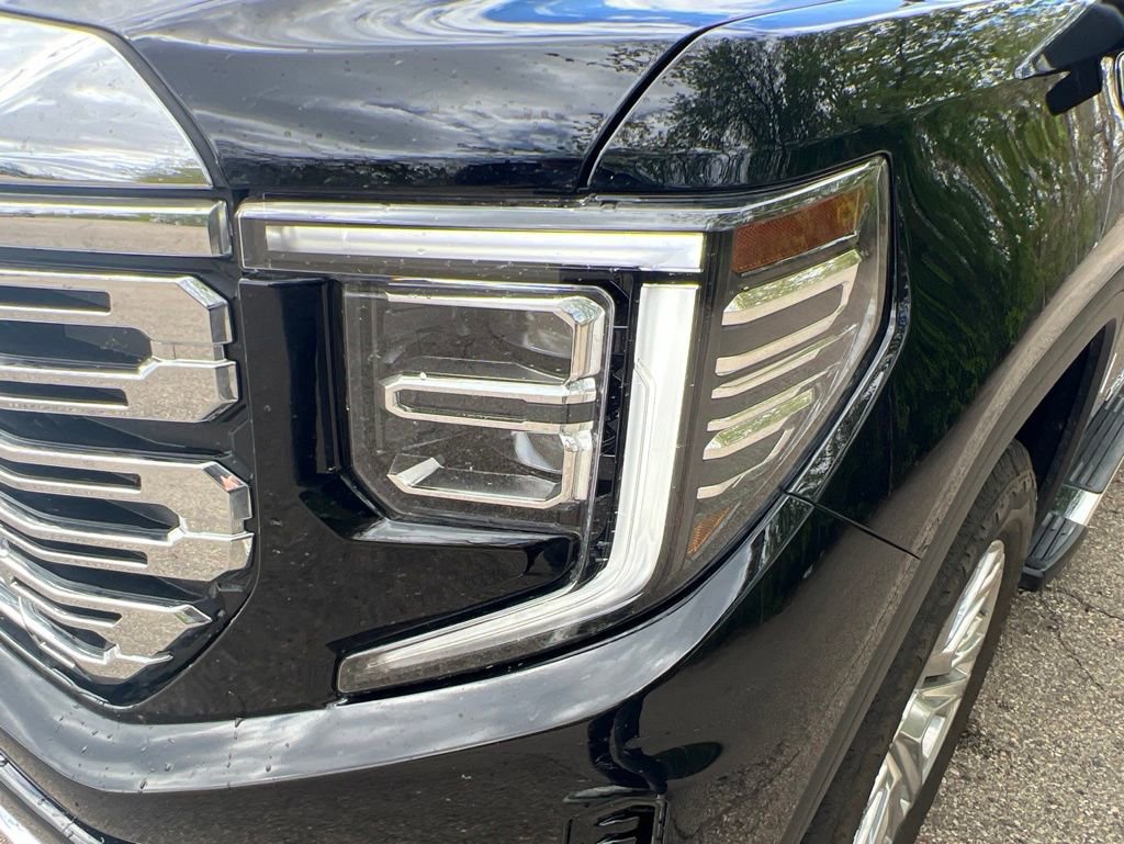 Used 2024 GMC Sierra 1500 Denali AWD/4WD image 11