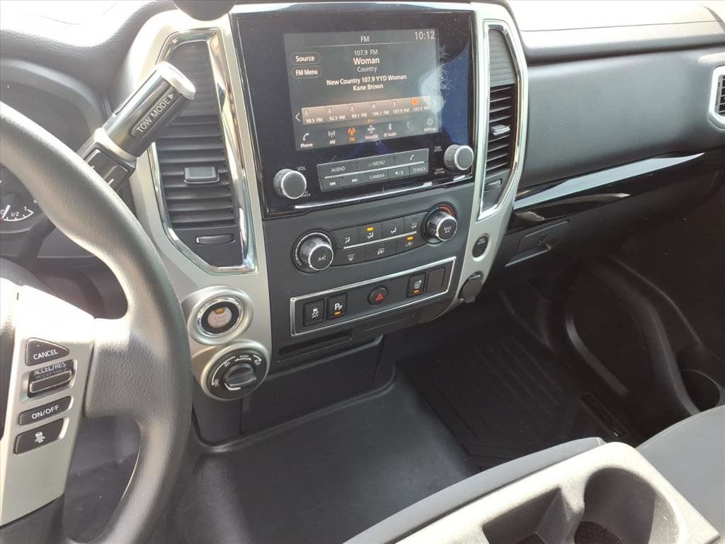 Used 2021 Nissan Titan SV AWD/4WD image 32