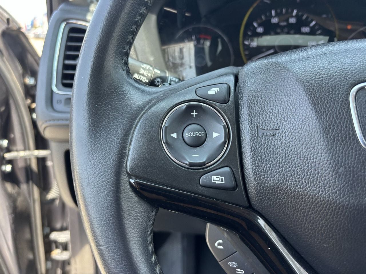 Certified 2017 Honda HR-V EX-L image 27
