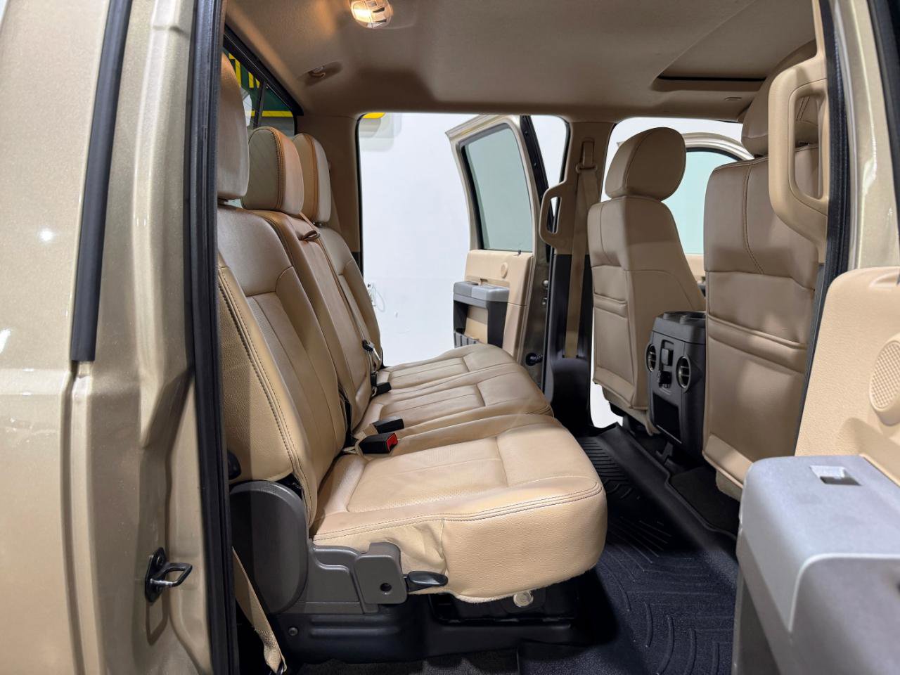 Used 2014 Ford F250 Lariat w/ Lariat Ultimate Package image 14