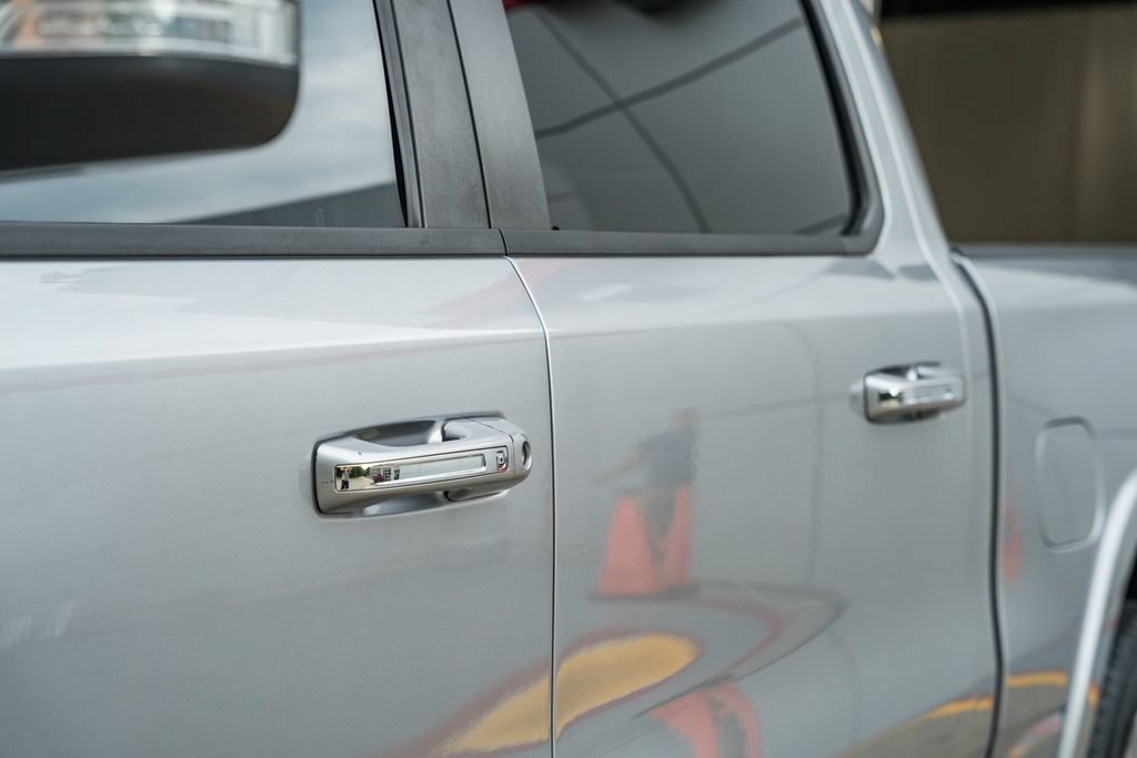 Used 2022 RAM 1500 Laramie AWD/4WD image 18