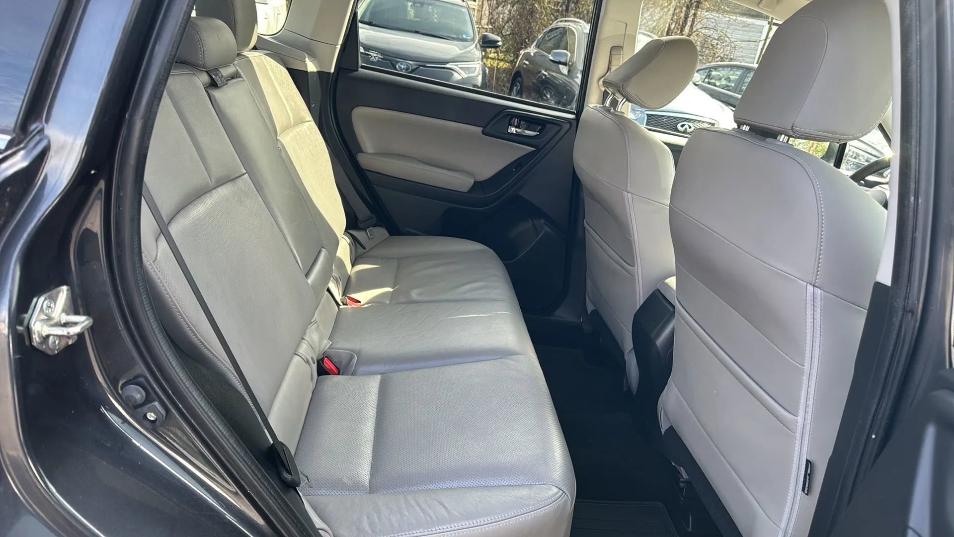 Used 2016 Subaru Forester 2.5i Limited image 12