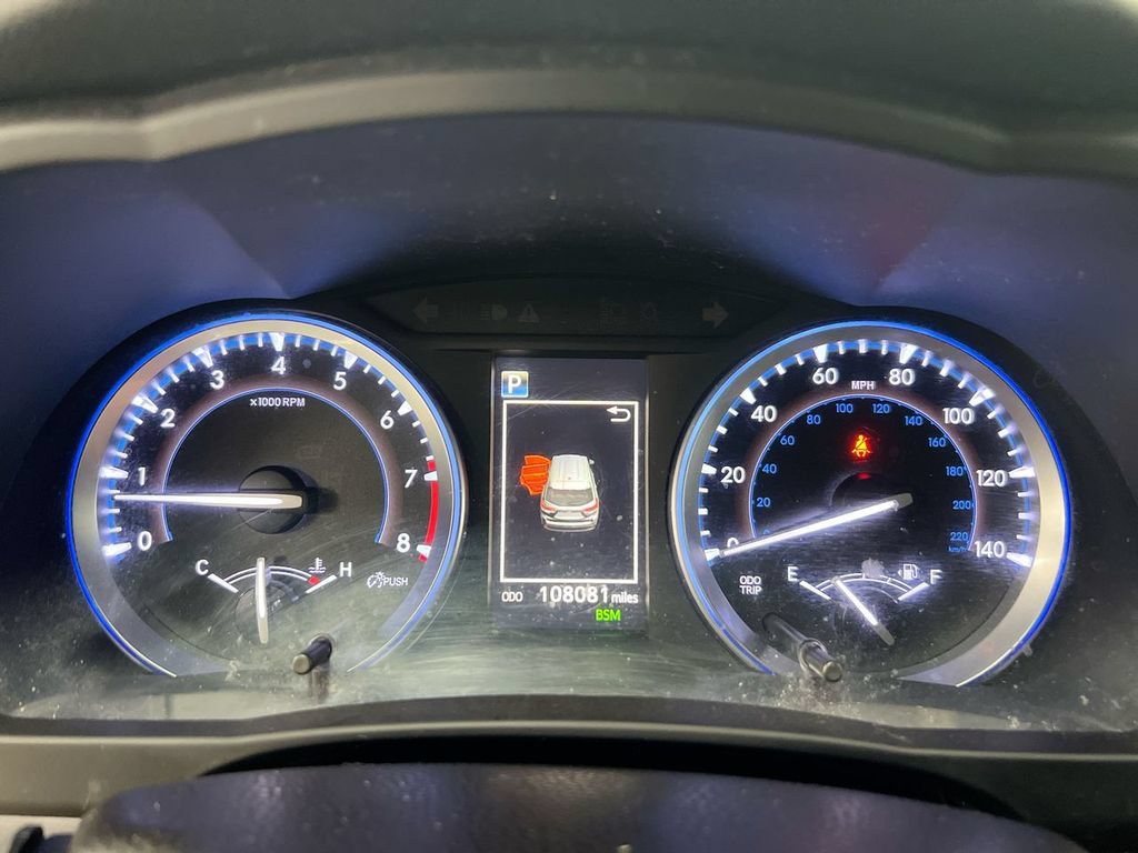 Used 2018 Toyota Highlander XLE AWD/4WD image 12