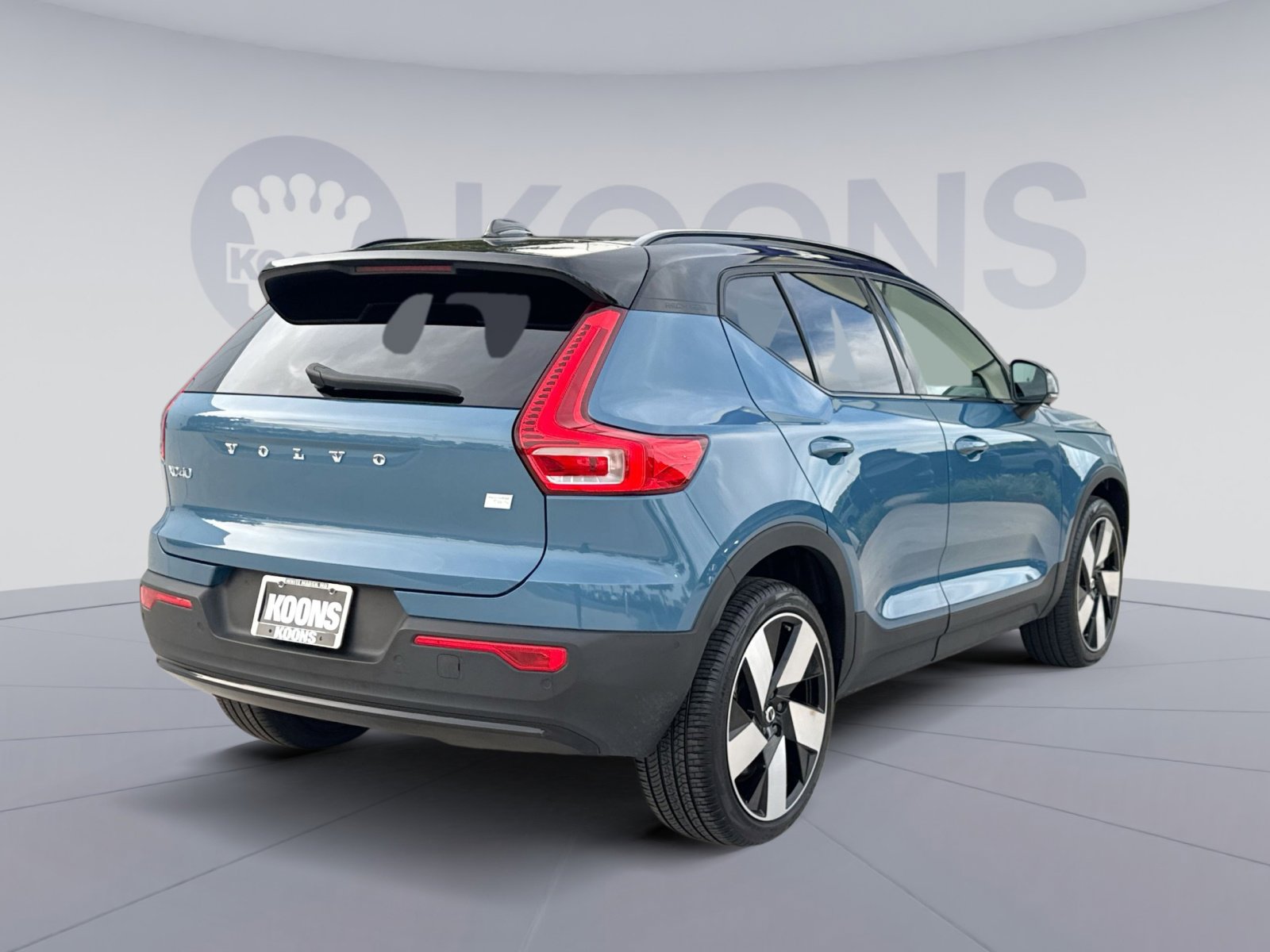 Used 2023 Volvo XC40 Recharge Ultimate AWD/4WD image 7
