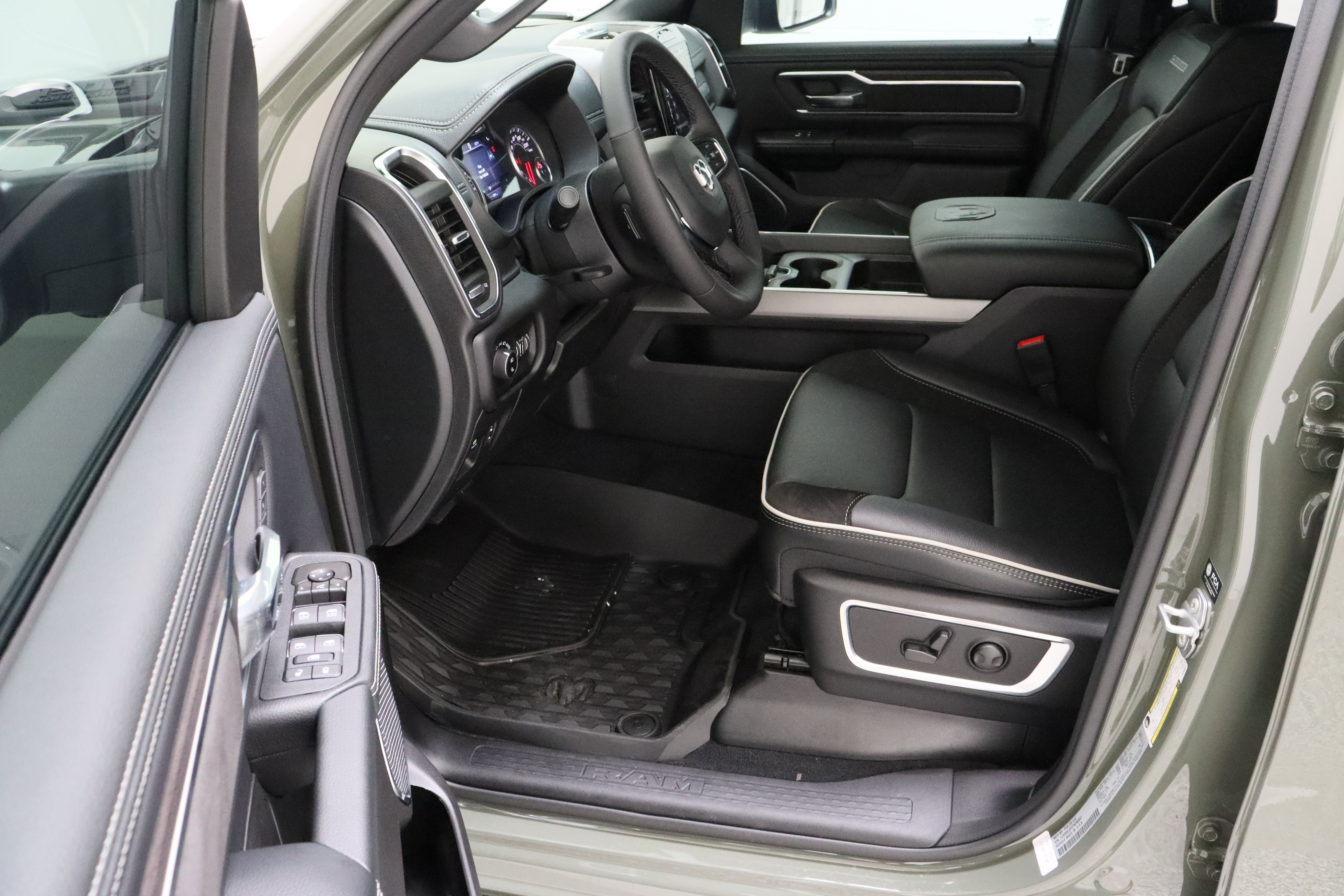 Used 2026 RAM 1500 Laramie w/ Night Edition RWD image 14