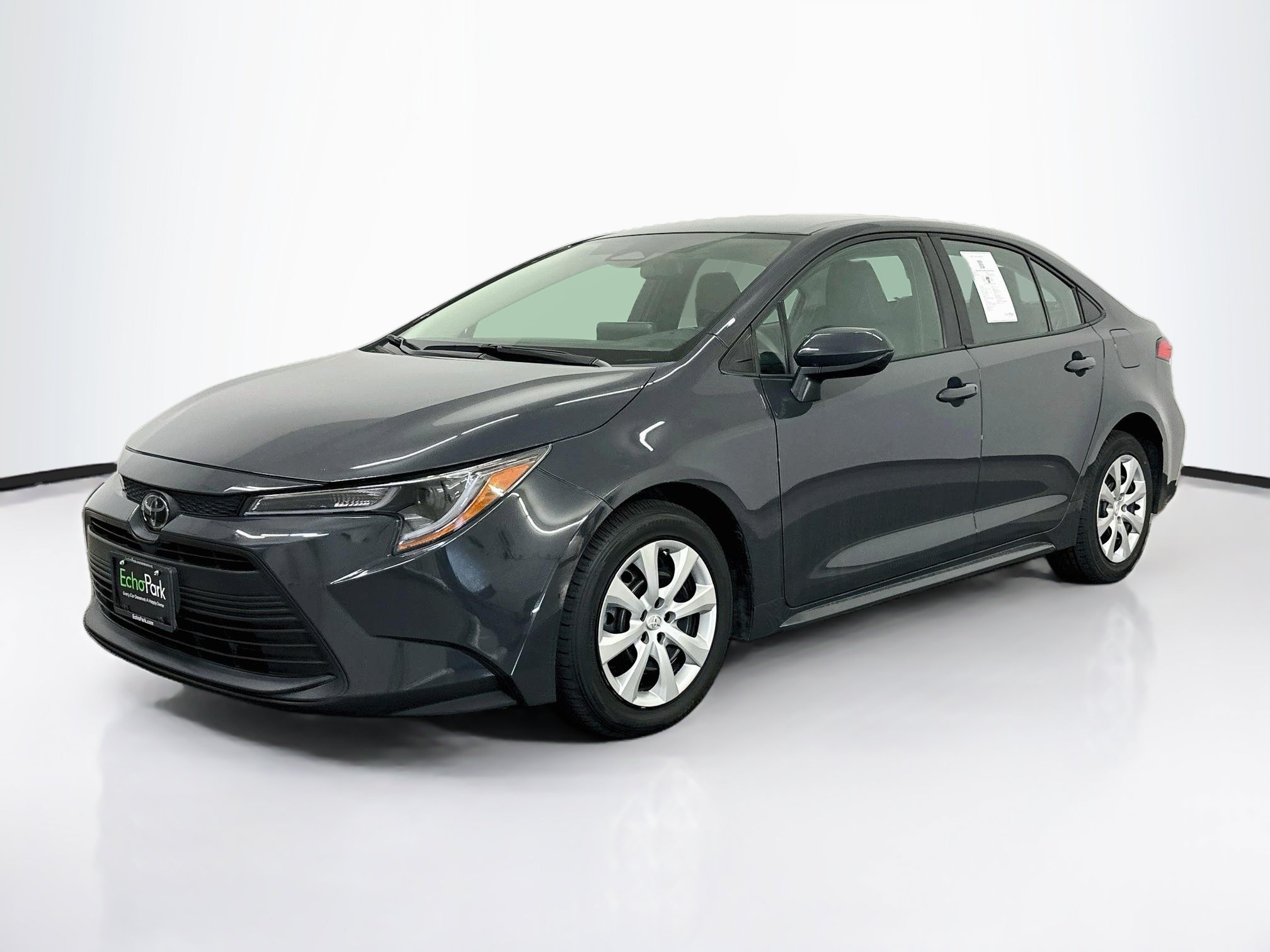 Used 2025 Toyota Corolla LE FWD image 3