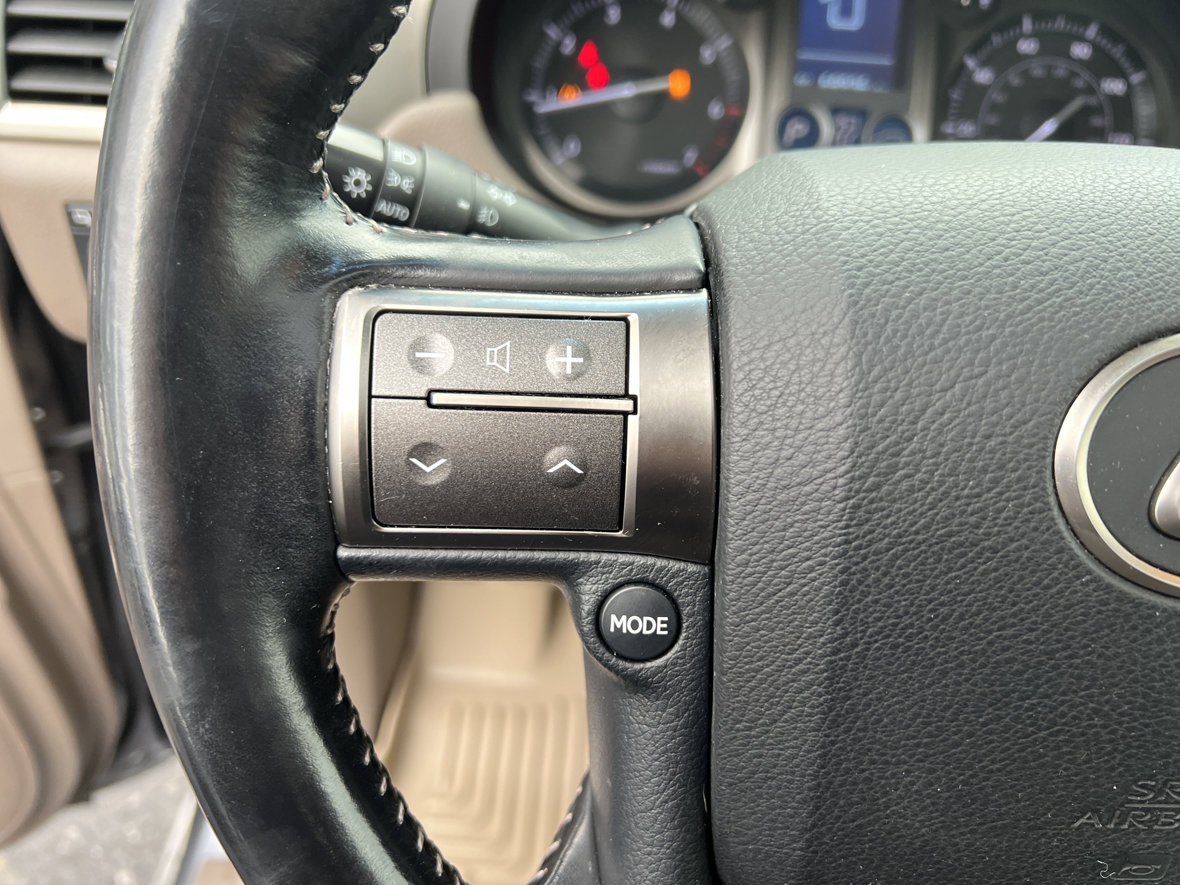 Used 2017 Lexus GX 460 Premium w/ Premium Package image 19