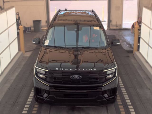 Certified 2025 Ford Expedition Max Active RWD image 2