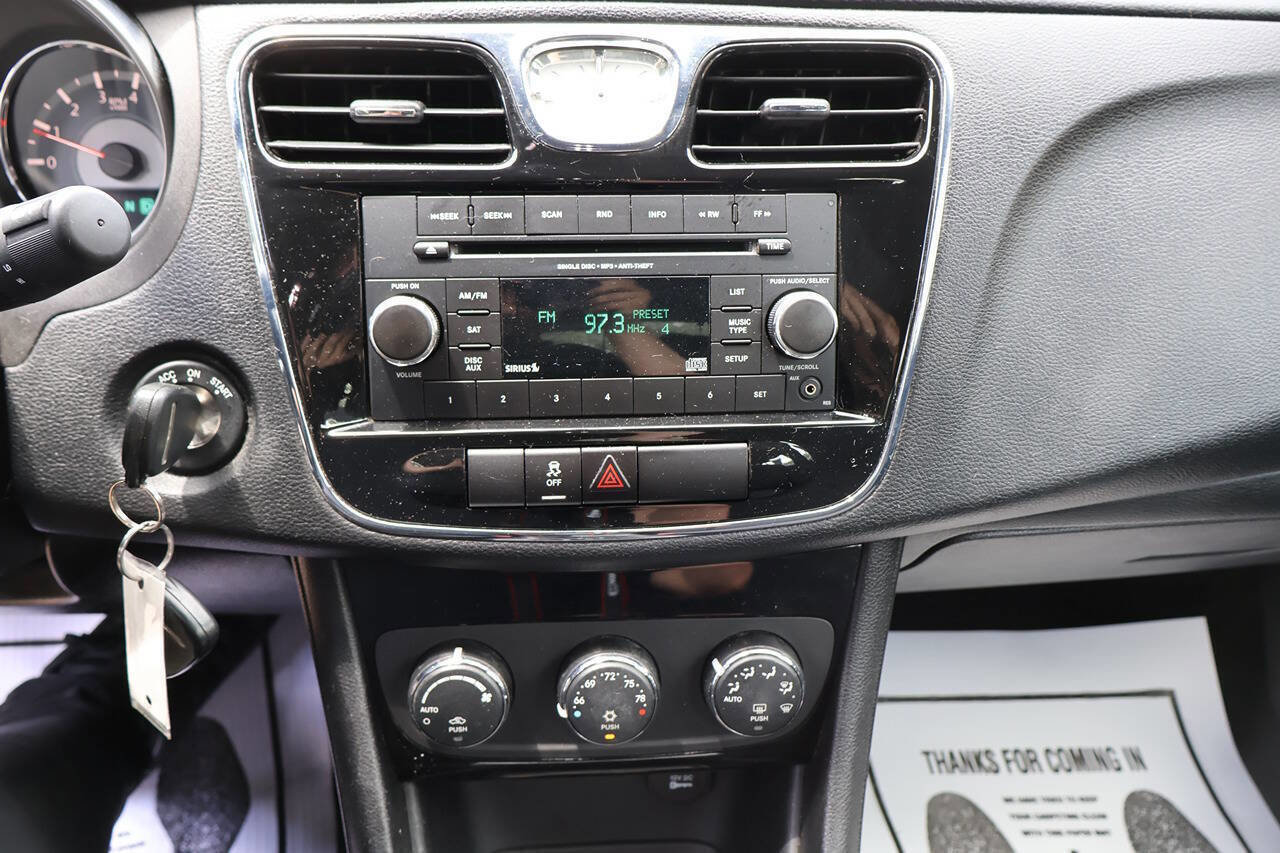Used 2013 Chrysler 200 Touring FWD image 28