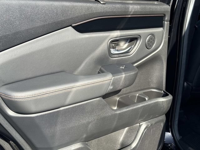 Certified 2025 Honda Pilot TrailSport image 12