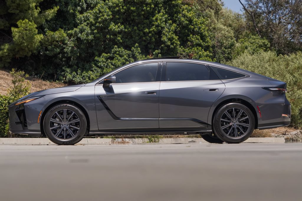 New 2026 Lexus ES 350e FWD image 6