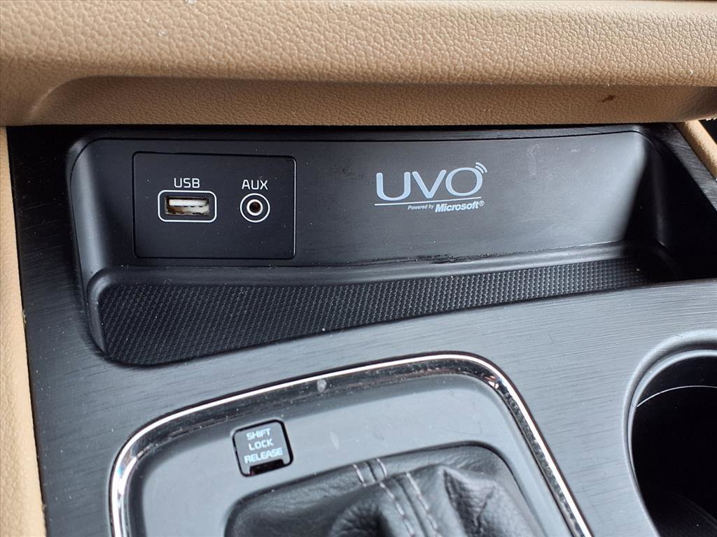 Used 2016 Kia Sedona LX w/ Option Group 020 FWD image 9