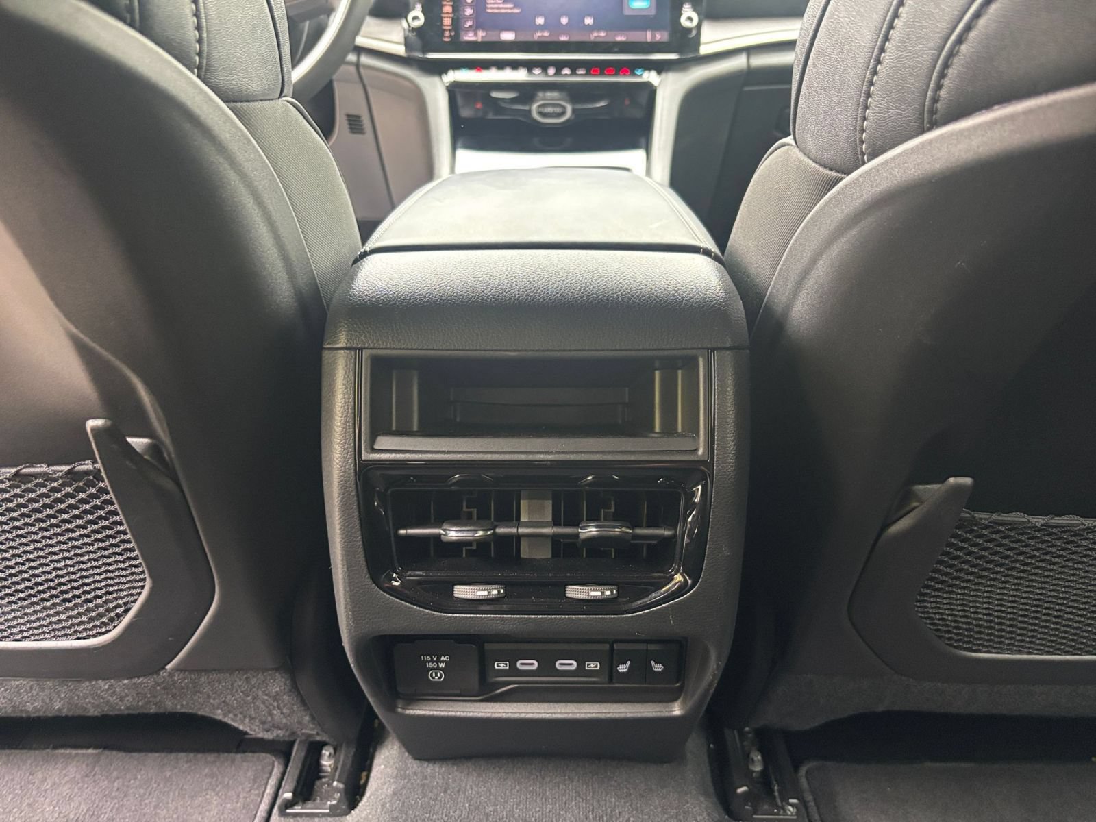 Used 2026 Jeep Grand Cherokee Limited AWD/4WD image 24