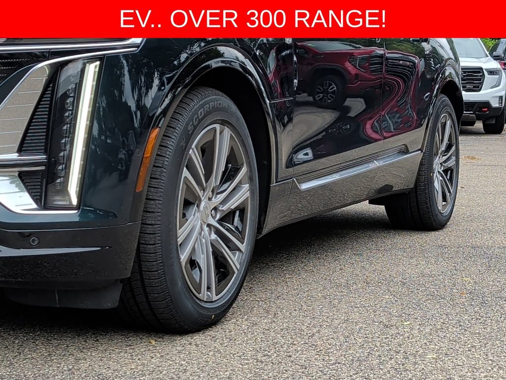 Used 2024 Cadillac Lyriq Luxury AWD/4WD image 43