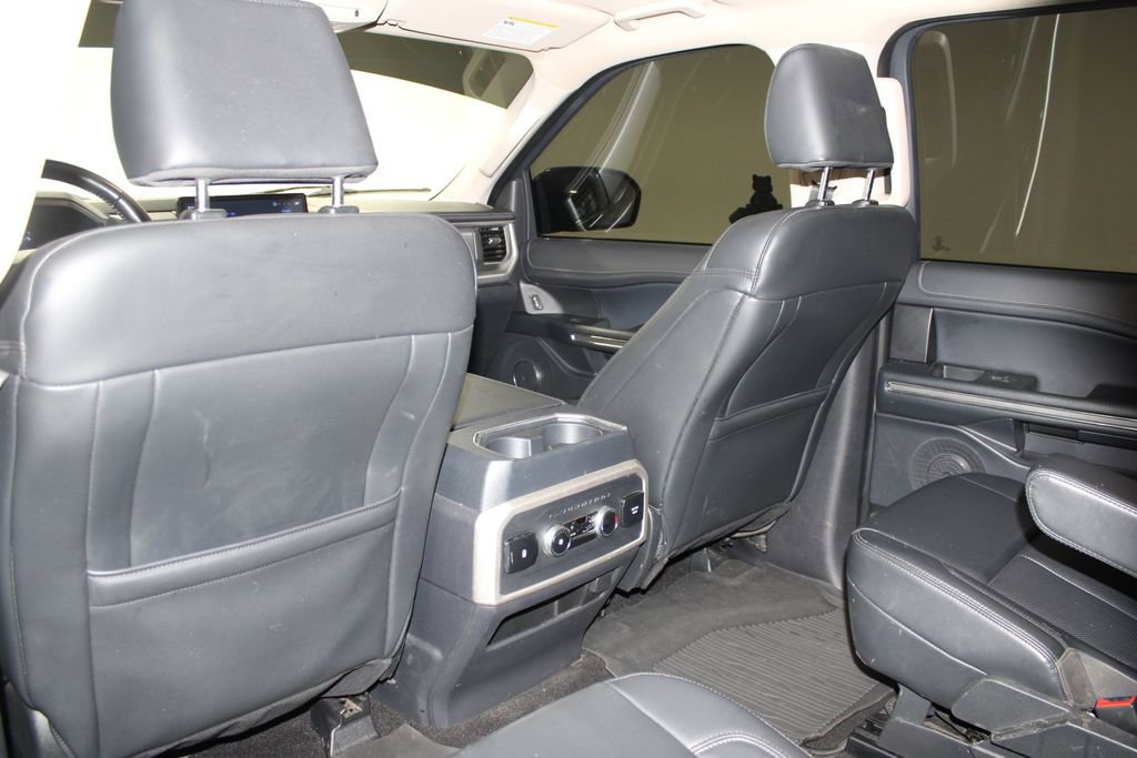 Used 2023 Ford Expedition XLT image 28