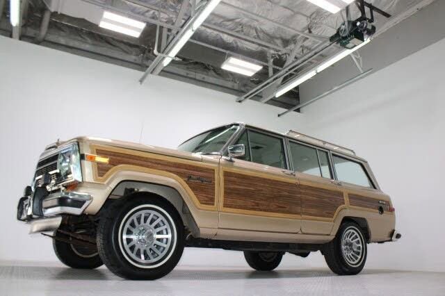 Used 1989 Jeep Grand Wagoneer image 14
