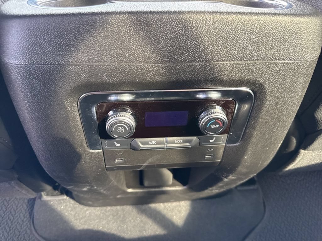 Used 2025 GMC Yukon XL Denali AWD/4WD image 47