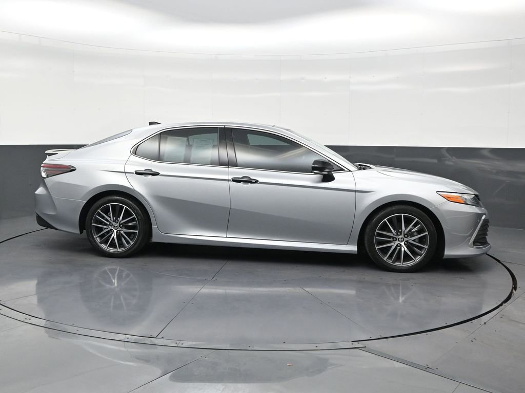 Used 2022 Toyota Camry XLE w/ Navigation Package FWD image 6