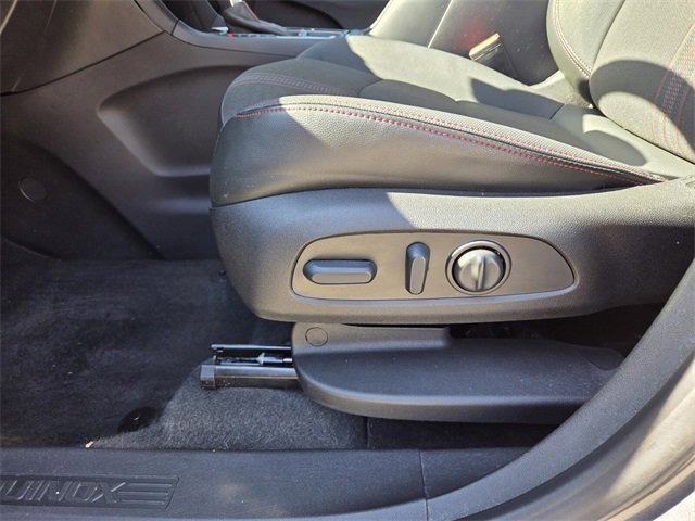 Certified 2022 Chevrolet Equinox RS w/ Infotainment Package image 29