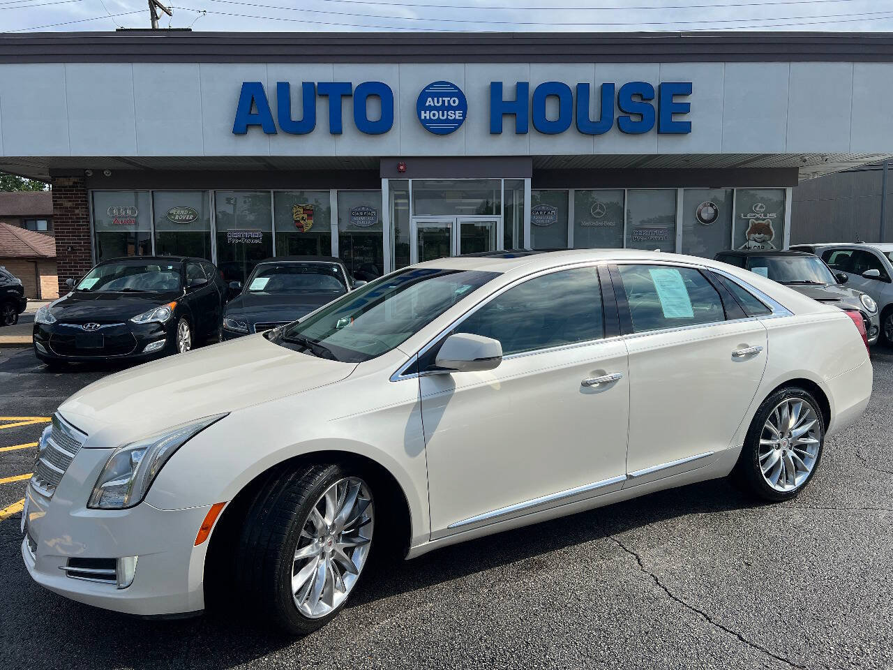 Used 2013 Cadillac XTS Platinum AWD/4WD image 1