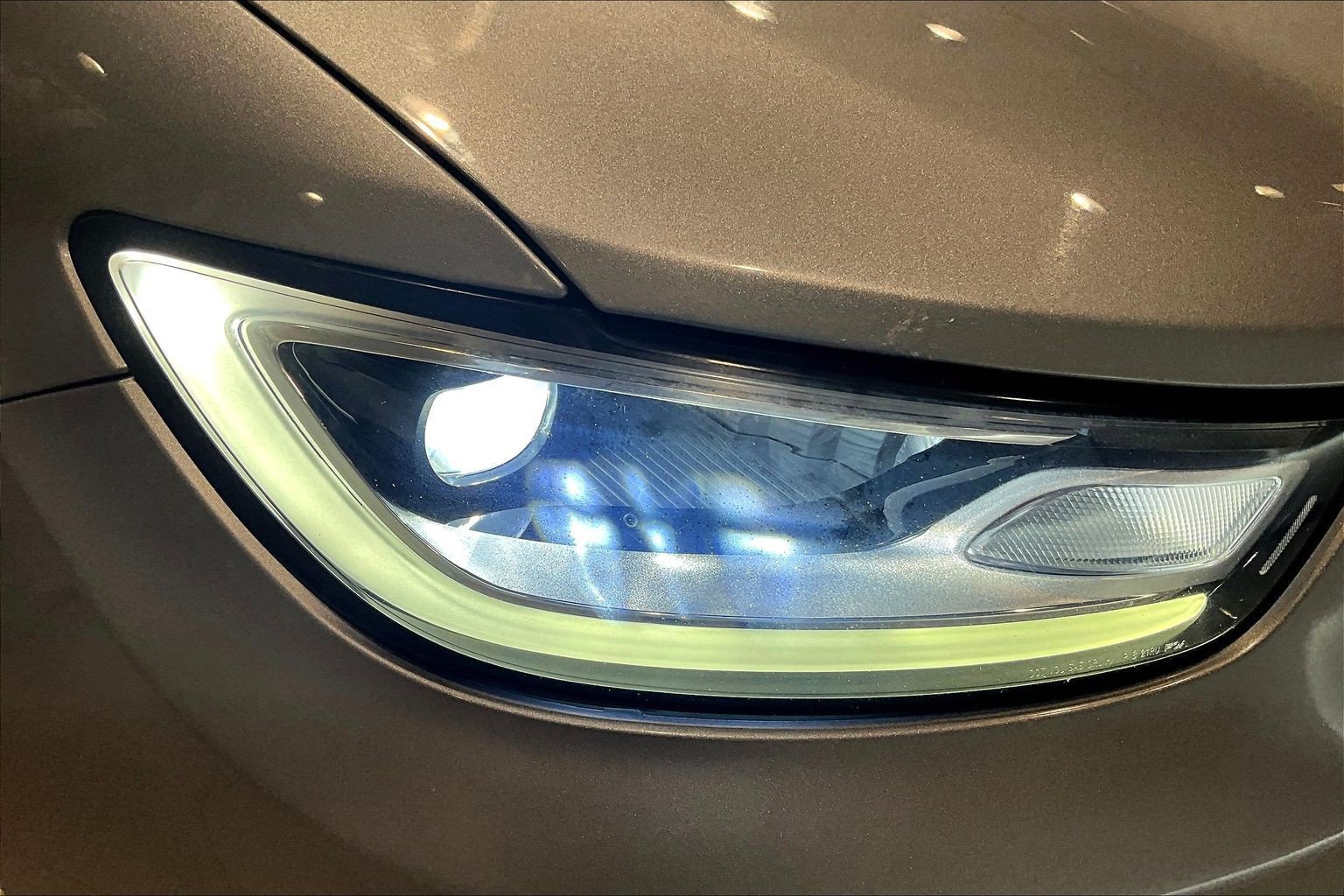 Used 2021 Chrysler Pacifica Touring-L FWD image 33