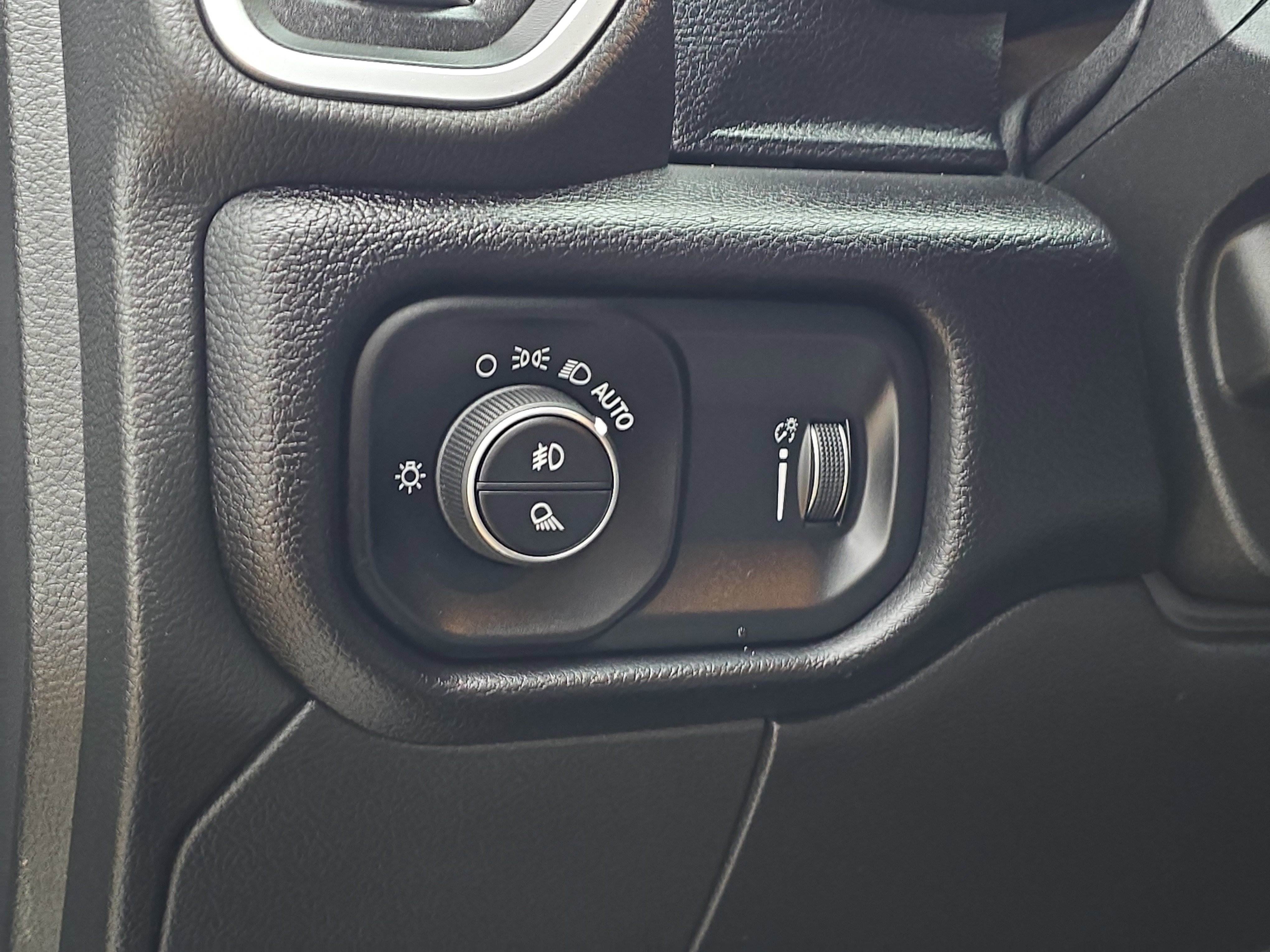 Used 2024 RAM 2500 Big Horn w/ Safety Group image 12