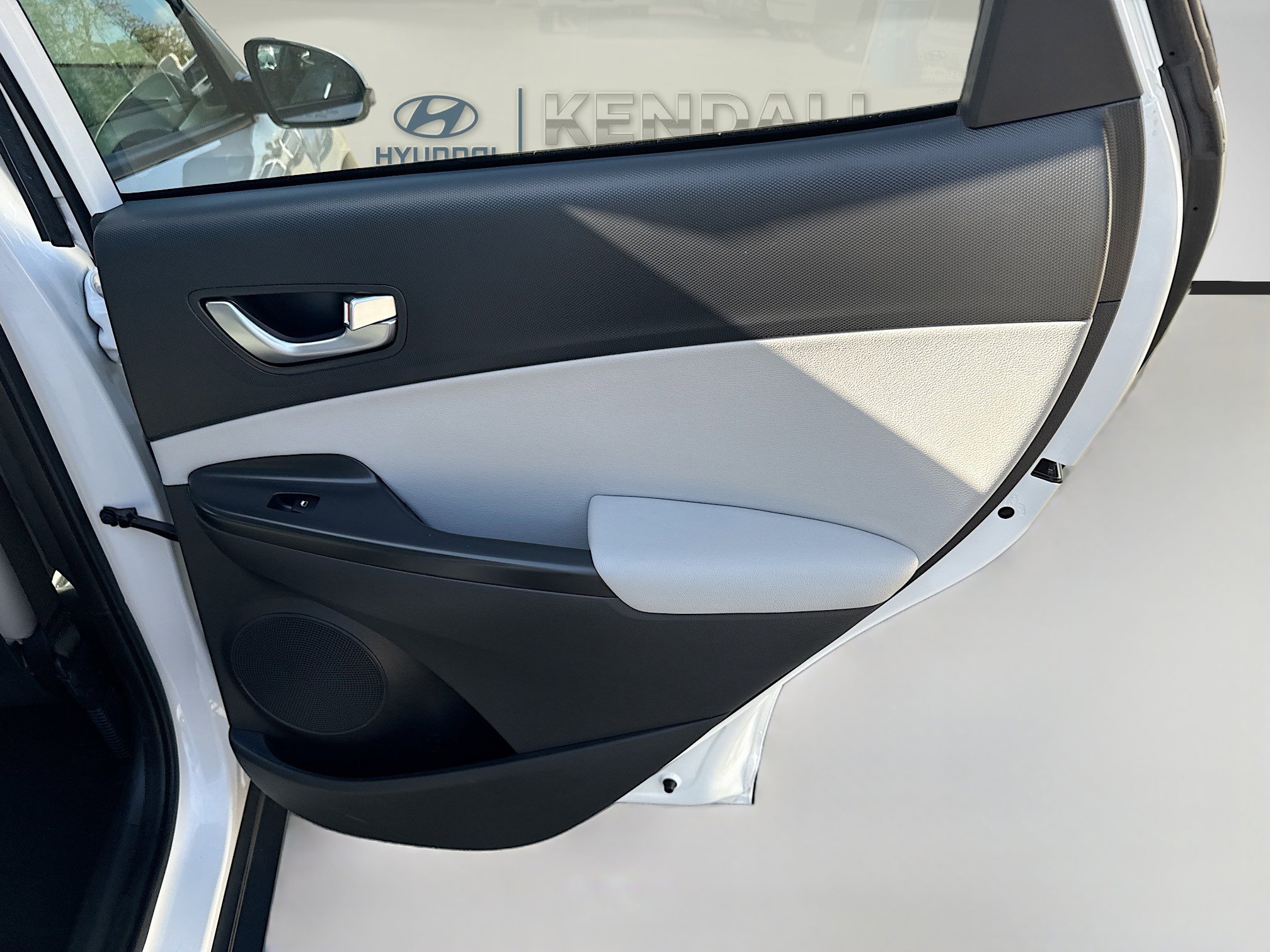 Used 2023 Hyundai Kona Limited w/ Cargo Package image 28