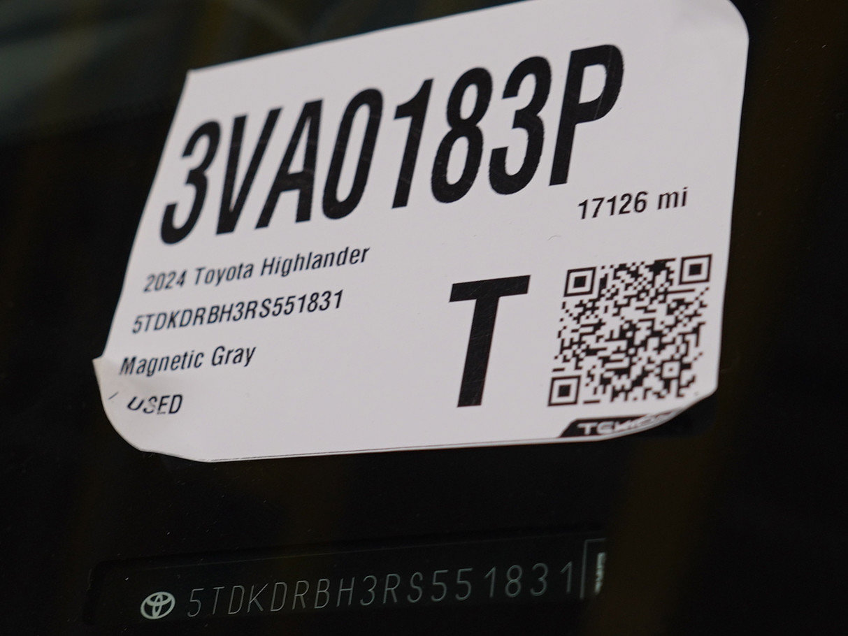 Used 2024 Toyota Highlander Limited AWD/4WD image 34