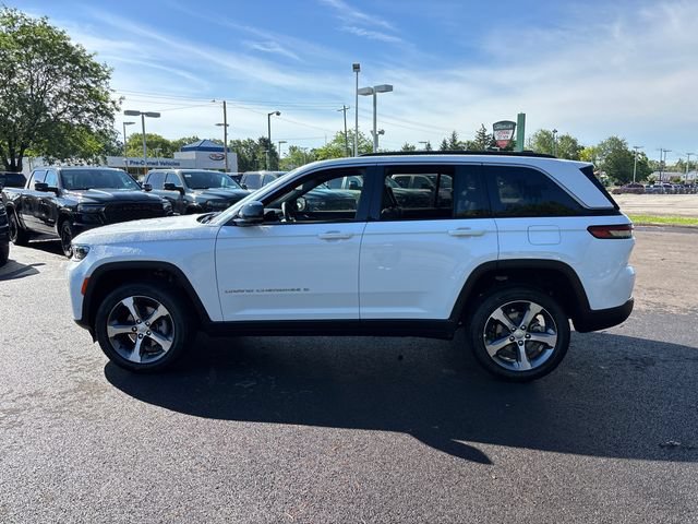 New 2026 Jeep Grand Cherokee Limited w/ Luxury Tech Group II AWD/4WD image 3