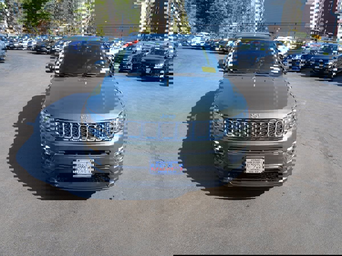 Used 2018 Jeep Compass Latitude w/ Cold Weather Group image 3