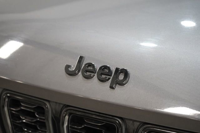 Used 2023 Jeep Grand Cherokee L Altitude image 11