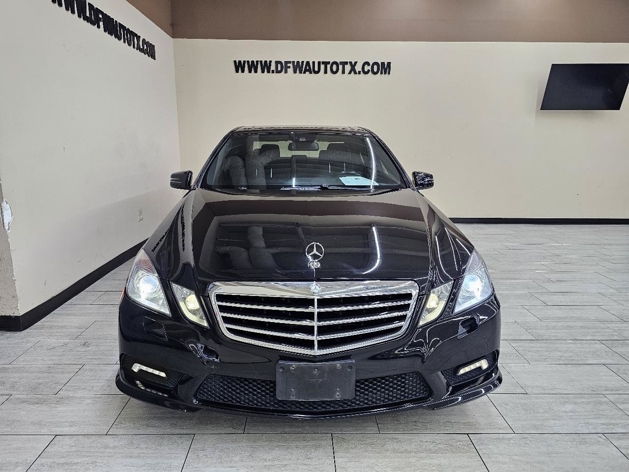 Used 2011 Mercedes-Benz E 350 Sedan w/ Premium 2 Pkg image 3