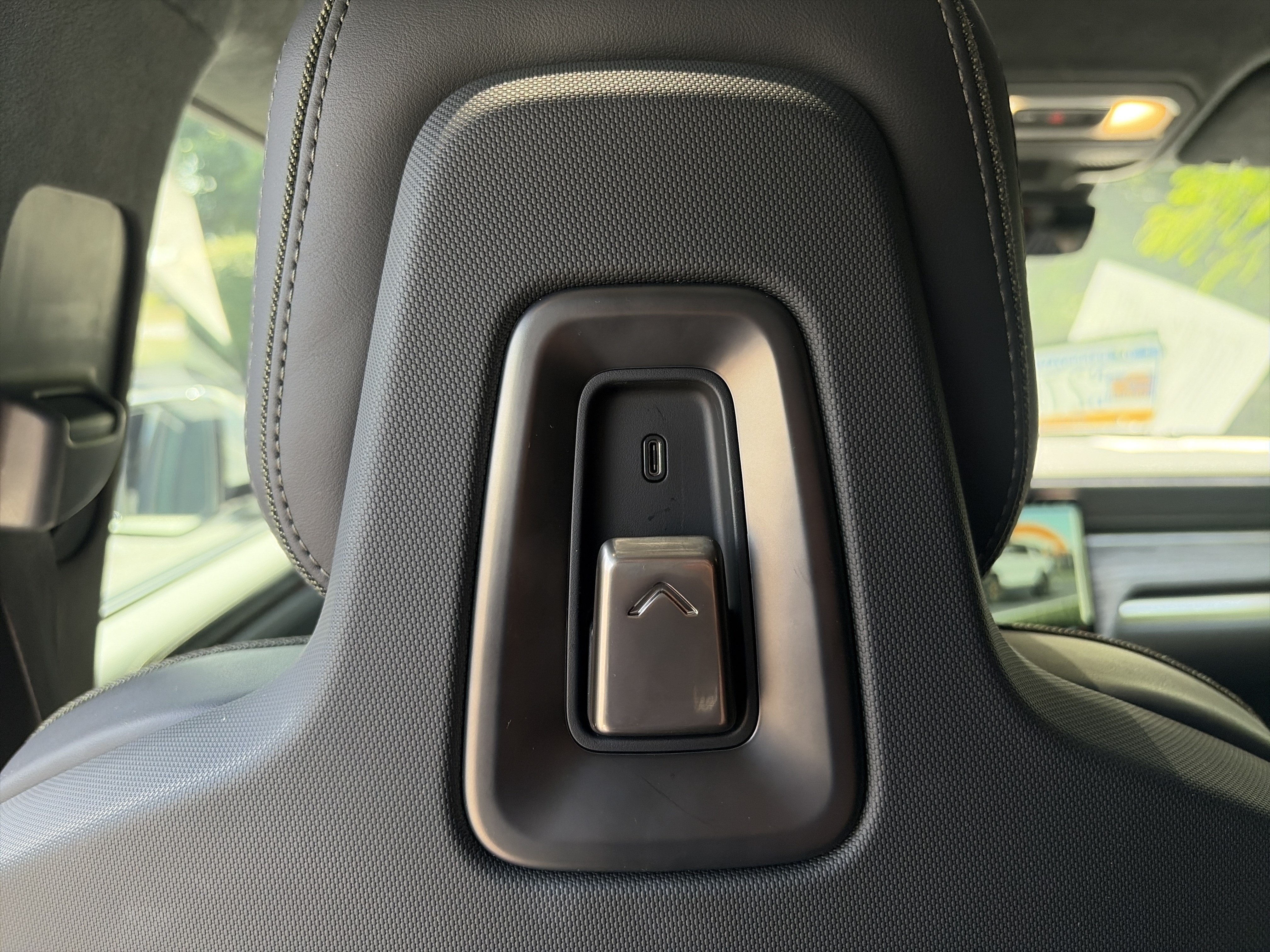 Used 2022 Rivian R1S Launch Edition AWD/4WD image 33
