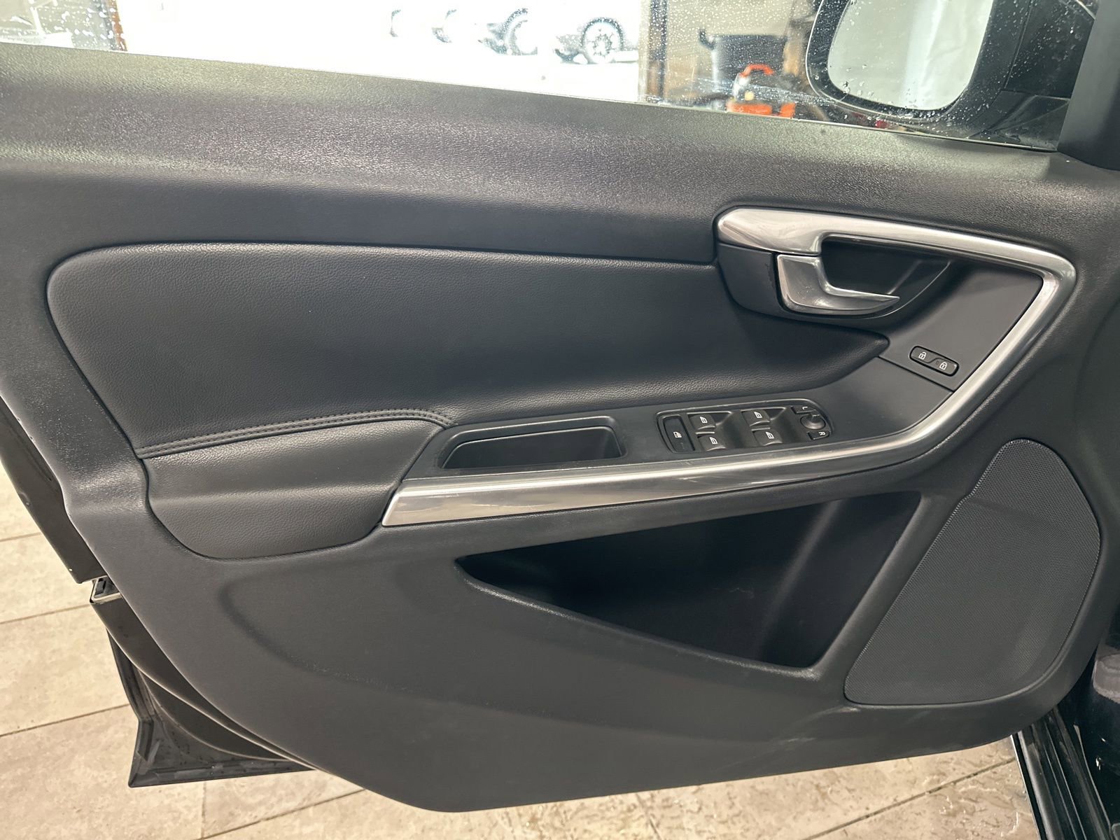 Used 2015 Volvo S60 T5 Premier image 17